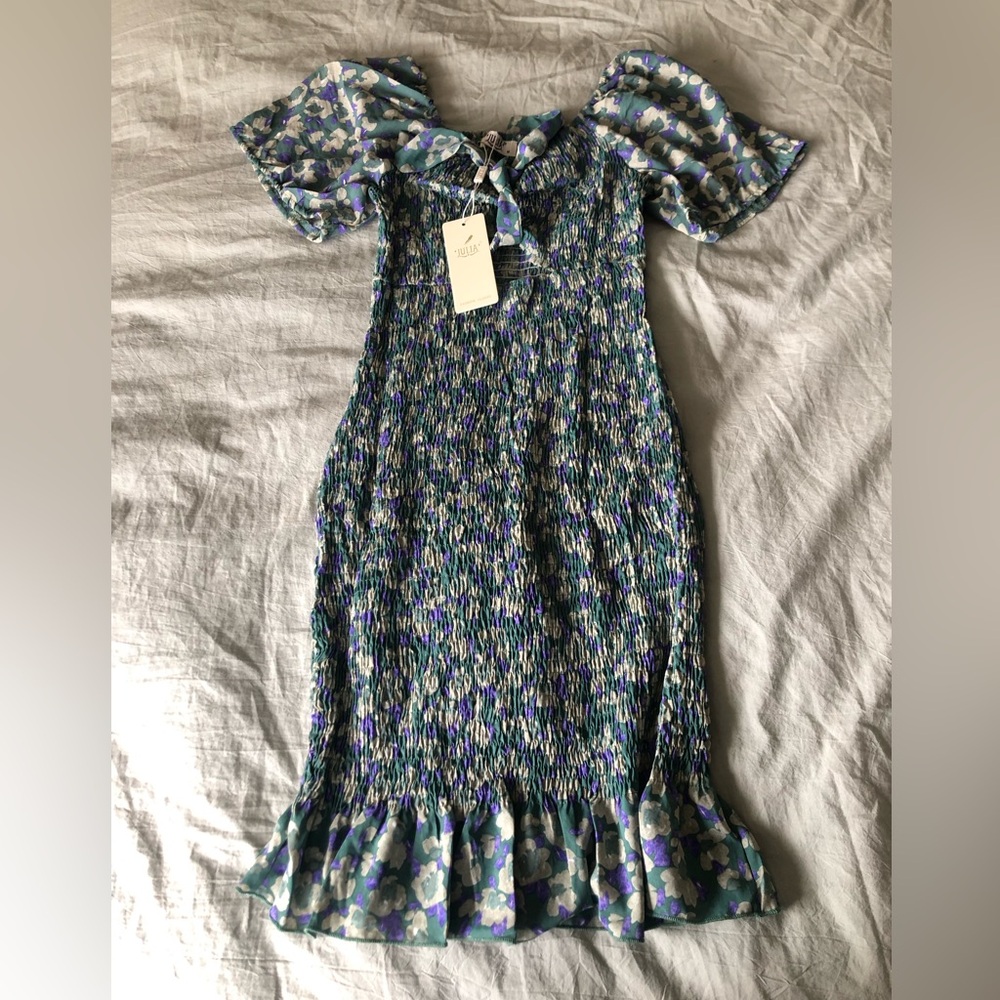 NWT Smocked Floral Bodycon Mini Dress Ruffle Hem Keyhole Bow Medium